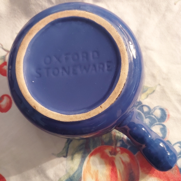 Vintage Oxford Stoneware Handled Bowl - Picture 2 of 6